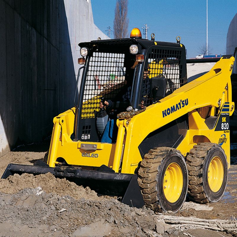 macchina movimento terra komatsu SK  turbo noleggio tecnostrutture