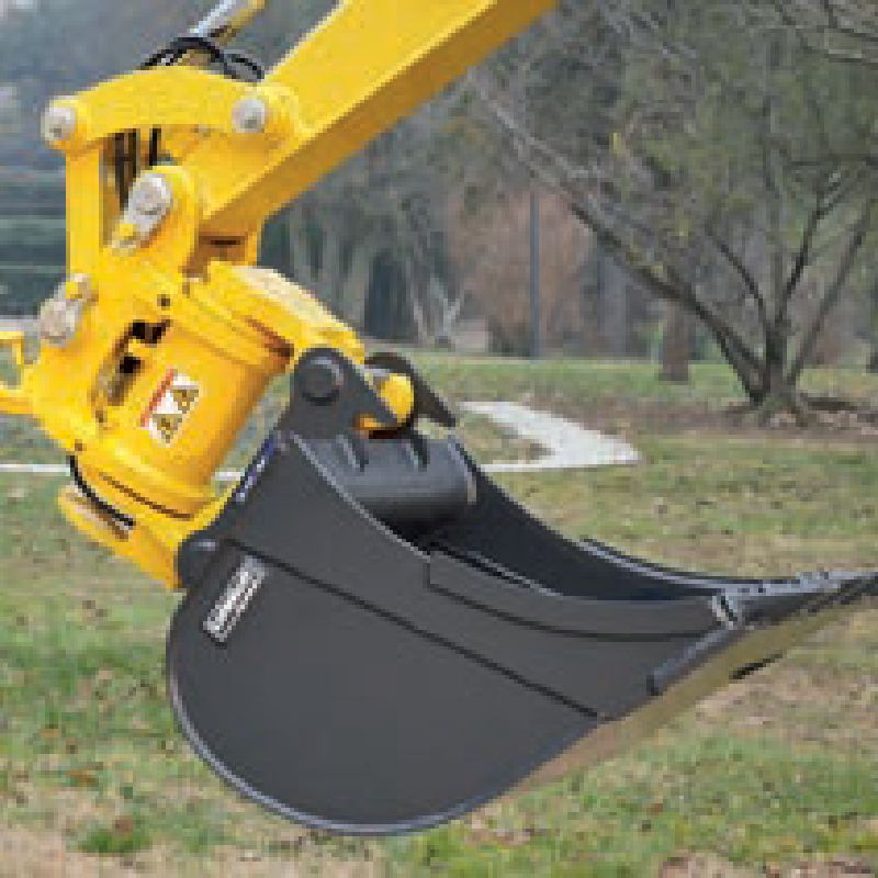 mini escavatori komatsu PCMR  PCMR  opzione powertilt noleggio tecnostrutture