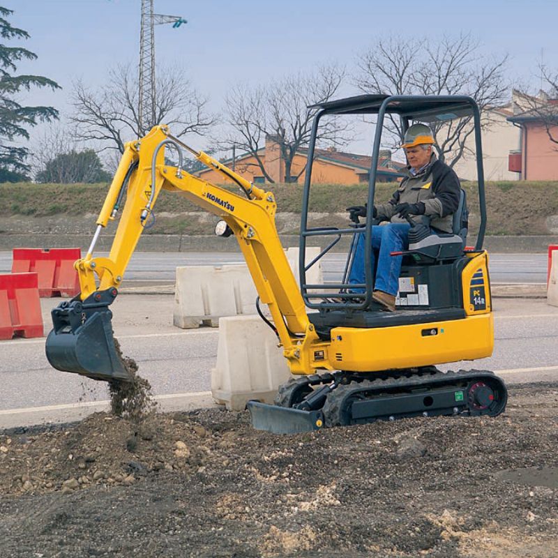 miniescavatore komatsu PCR  comfort operatore noleggio tecnostrutture