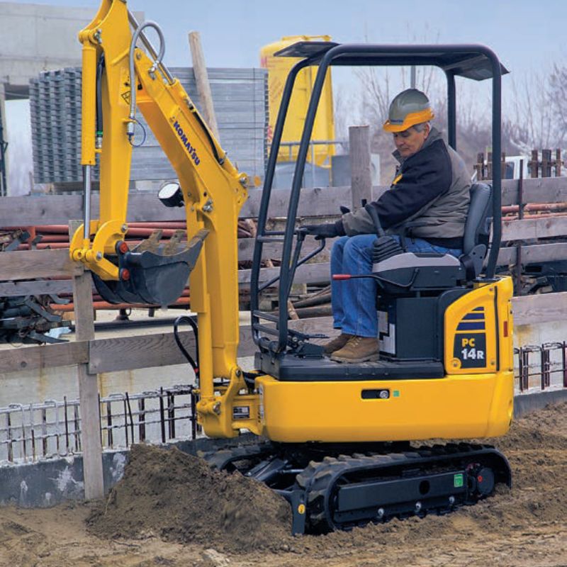 miniescavatore komatsu PCR  robustezza operativita noleggio tecnostrutture