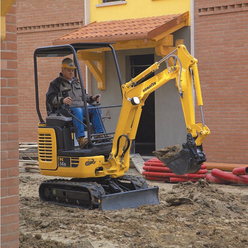 miniescavatore komatsu PCR  semplice utilizzo noleggio tecnostrutture