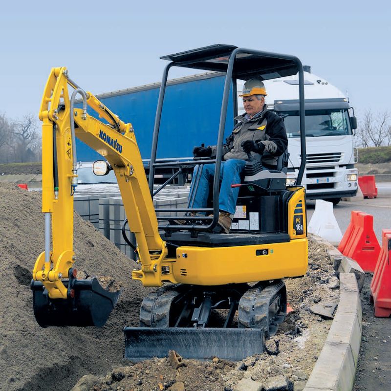 miniescavatore komatsu PCR  comandi intuitivi noleggio tecnostrutture