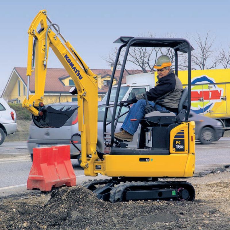 miniescavatore komatsu PCR  estrema robustezza noleggio tecnostrutture