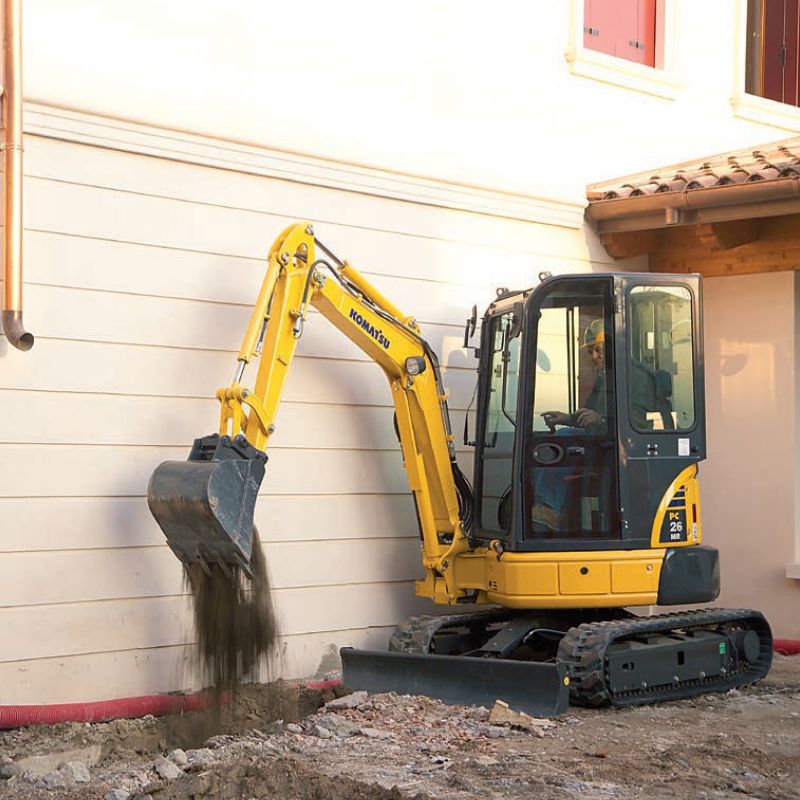 miniescavatore komatsu PCMR  noleggio tecnostrutture