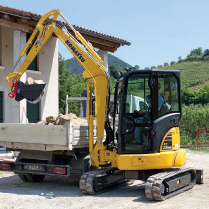 miniescavatore personalizzabile komatsu PCMR  noleggio tecnostrutture