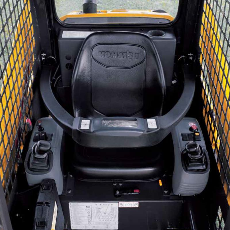 posto guida komatsu SK  noleggio tecnostrutture