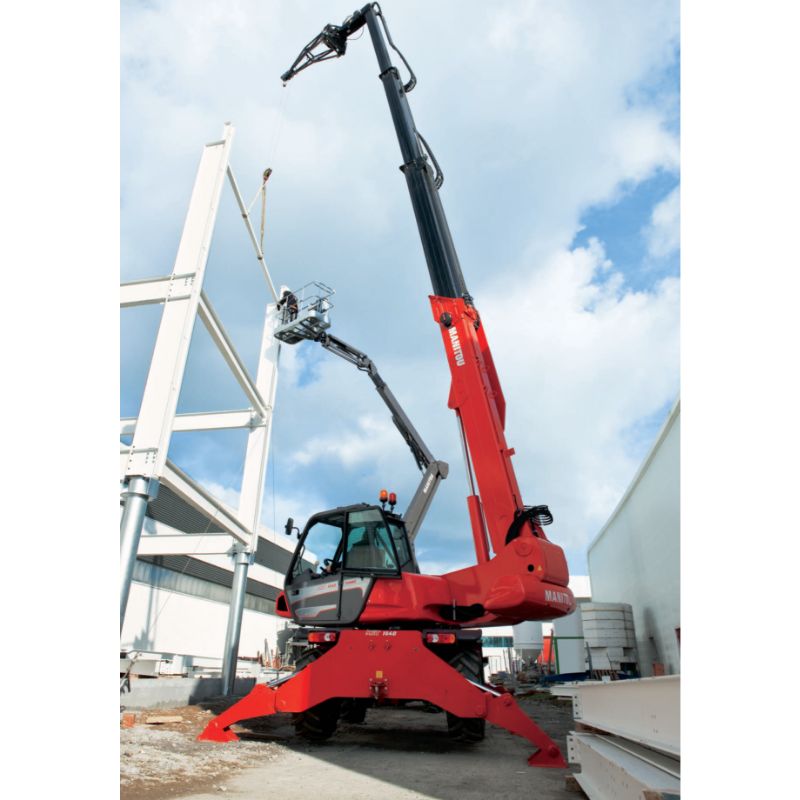 sollevatore telescopico multifunzione per cantiere con gru manitou  tecnostrutture