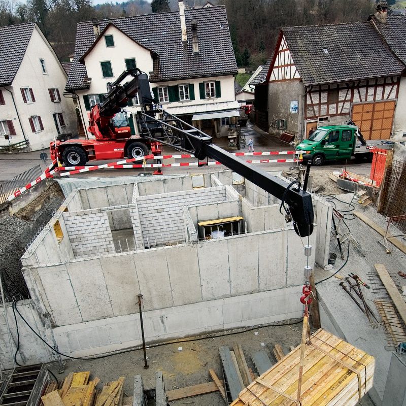 sollevatore telescopico rotativo controllo perfetto del carico manitou MRT  PRIVILEGE tecnostrutture